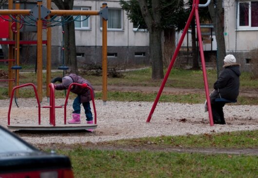 Vyriausybė ketina atšaukti siūlymą naikinti Vaikų išlaikymo fondą