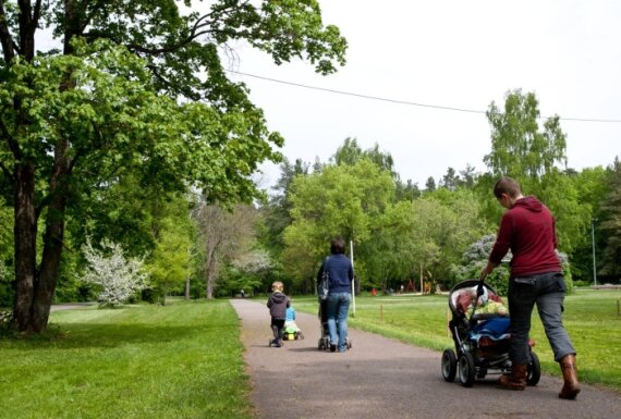 NAMS siūlo neapmokestinti minimalios algos, o auginantiems vaikus – papildomai dar 525 Lt