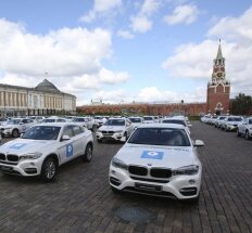 BMW automobiliai šalia Kremliaus