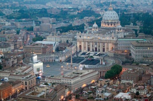 Kelionė į Romą: melstis už mokesčių mokėtojų pinigus?
