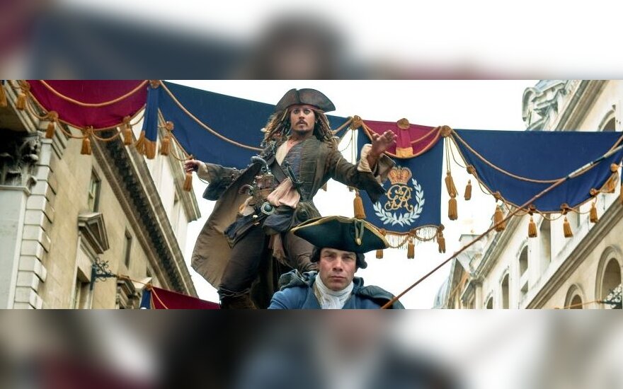 „Karibų piratai: ant keistų bangų“