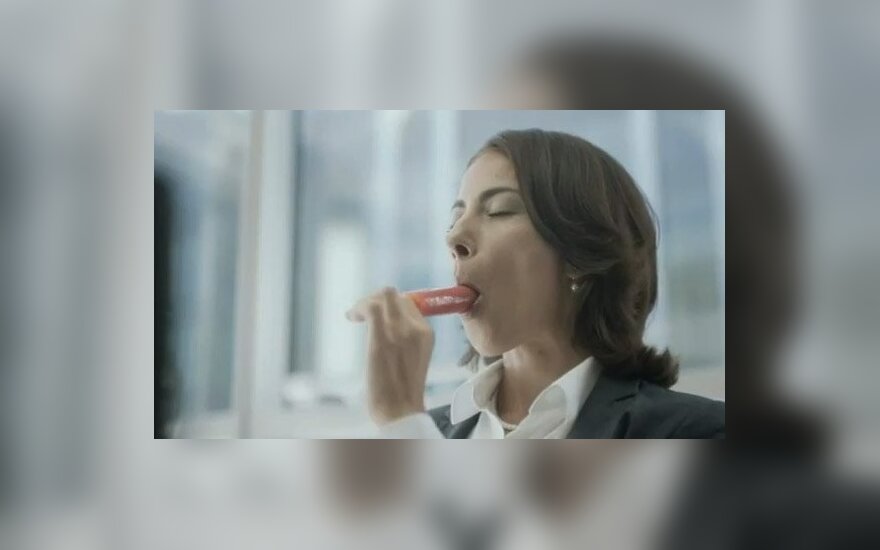 Женщинам хотят запретить сексуально есть