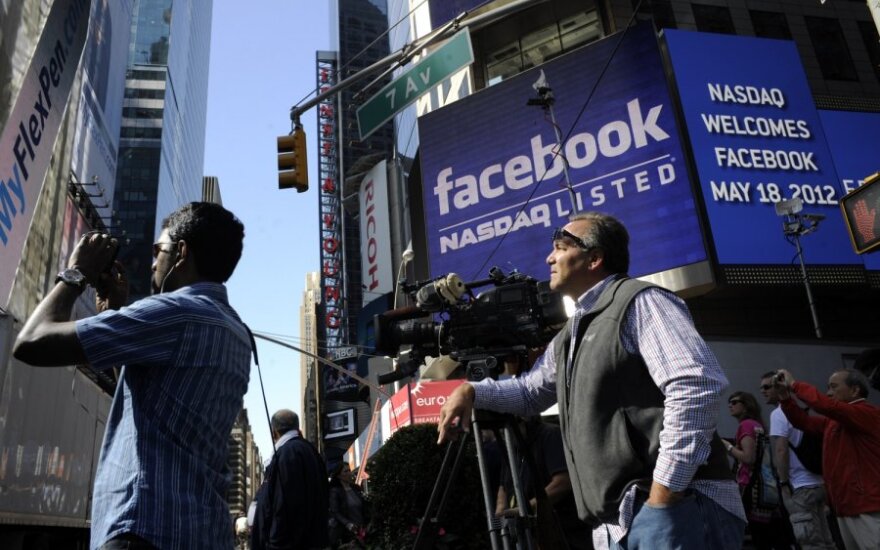 Акции Facebook в первый день торгов подорожали на 23 цента