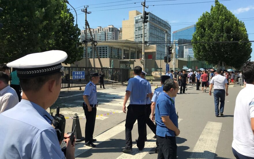 В Китае угнали автобус и направили его в толпу. Погибли пять человек, более 20 ранены