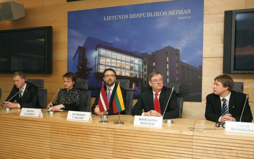 Латвийские депутаты в Литве: референдум - неприятный процесс