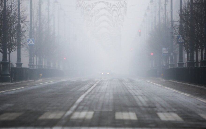Обещают сложные условия на дорогах: гололед и туман