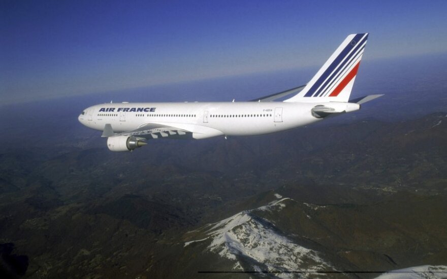 Самолет Air France выпустил около 90 000 литров топлива в Балтийское море