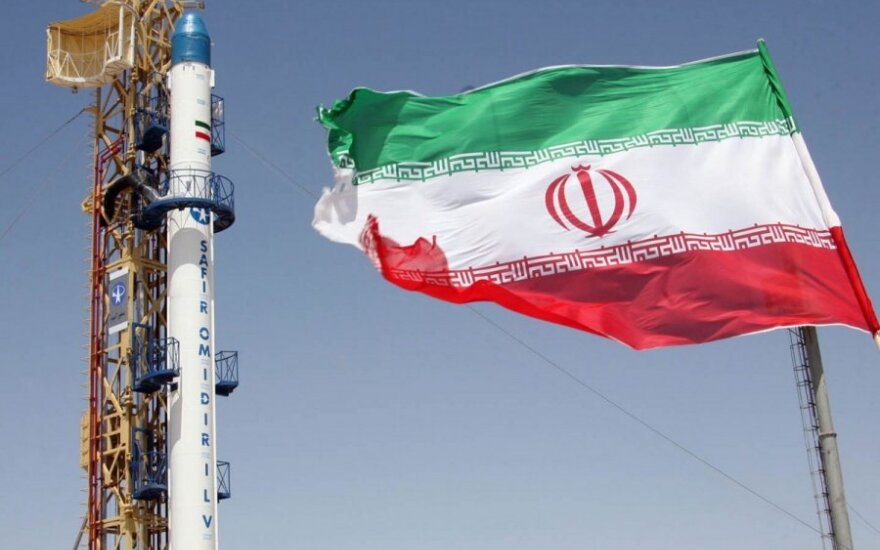 Иран рапортовал об успешных испытаниях баллистической ракеты большой дальности