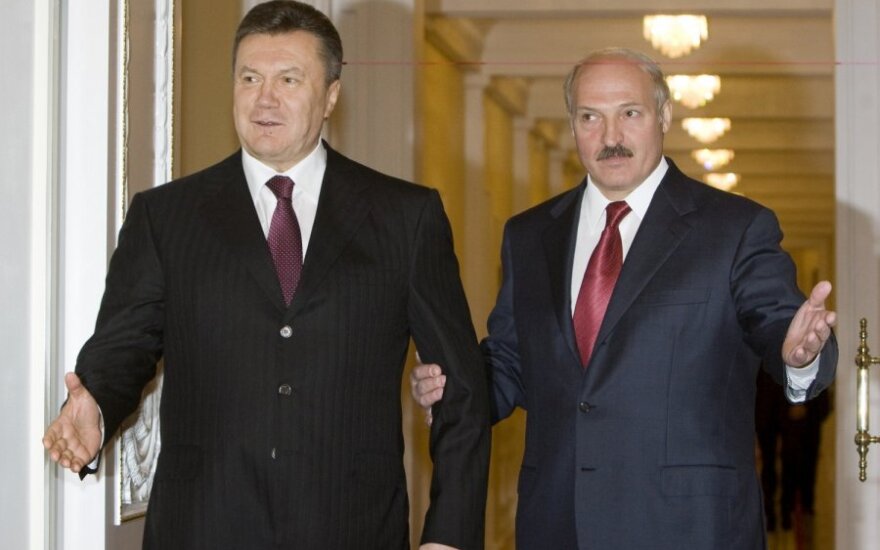 Зачем Лукашенко едет в Киев?