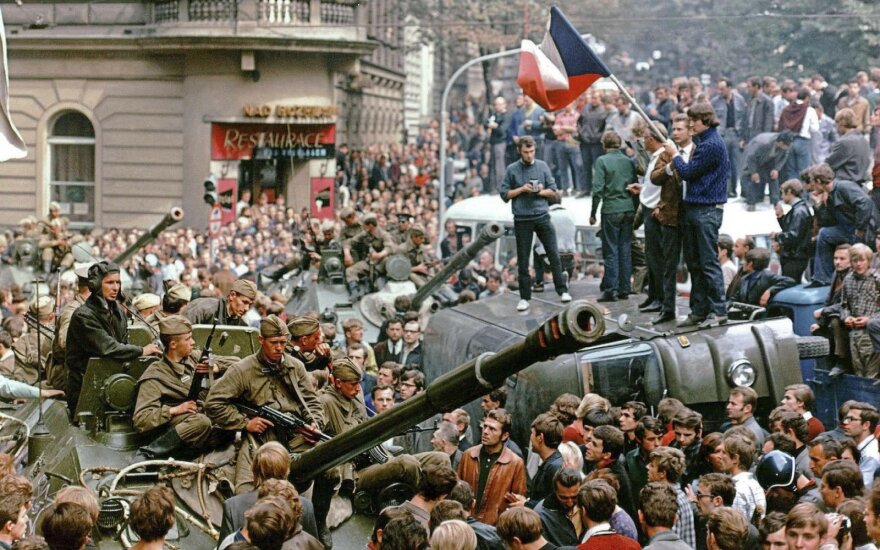 Парламент Чехии назвал оккупацией ввод войск стран Варшавского договора в 1968 году
