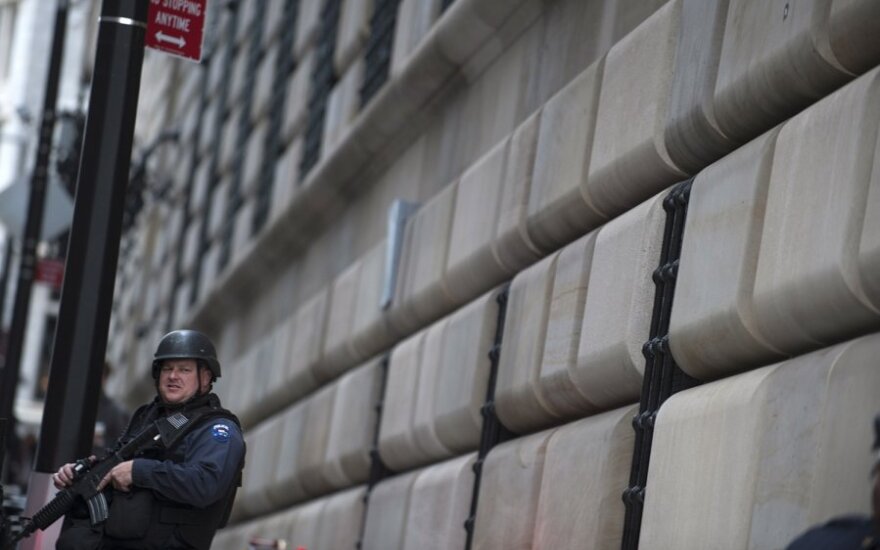 Policija budi prie JAV centrinio banko