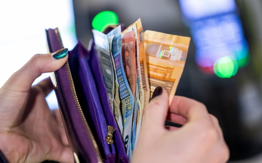 Соцмин: работающие в Литве украинцы за год пополнили госбюджет страны более чем на 58 млн евро
