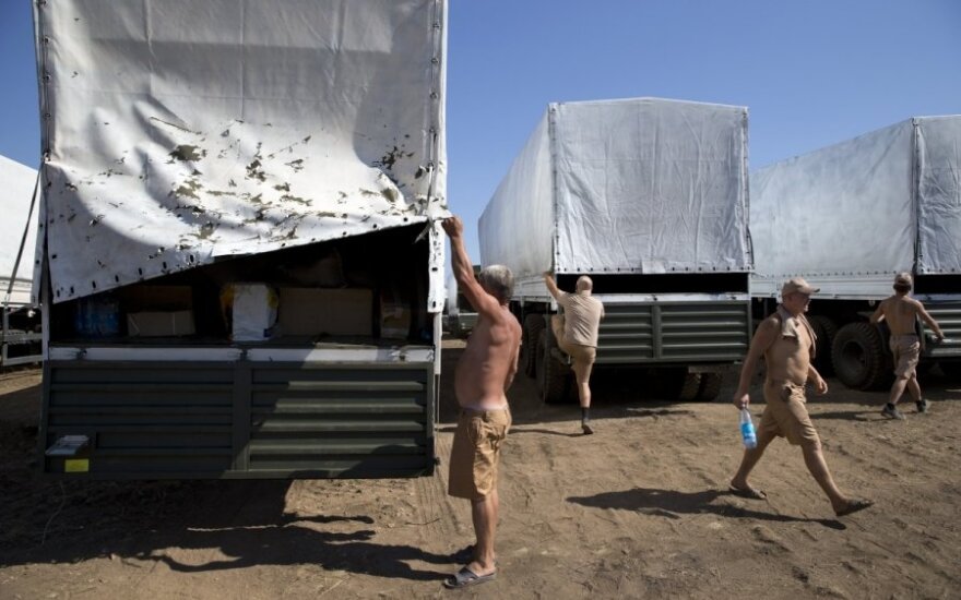 KamAZy z rosyjską pomocą humanitarną zostaną zaplombowane po kontroli celnej