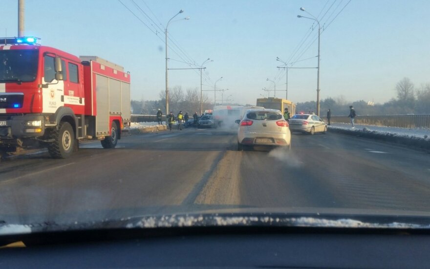 В Вильнюсе в аварию попали три автомобиля