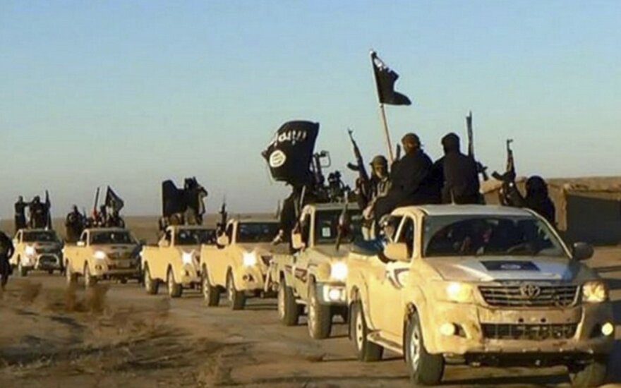 ISIS troops in Raka