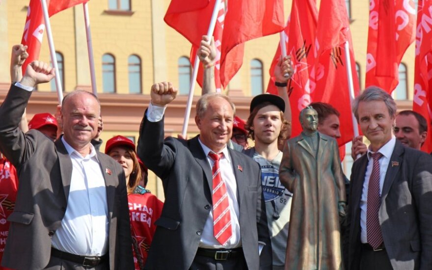 Rusijos komunistai pastatė Felikso Dzeržinskio skulptūros kopiją 