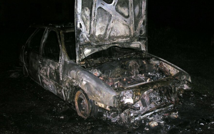 Уехавший с места ДТП VW Golf был найден сожженным
