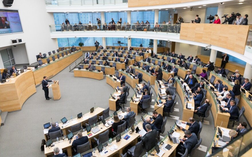 В мае в Литве пройдет референдум о сокращении числа парламентариев до 121