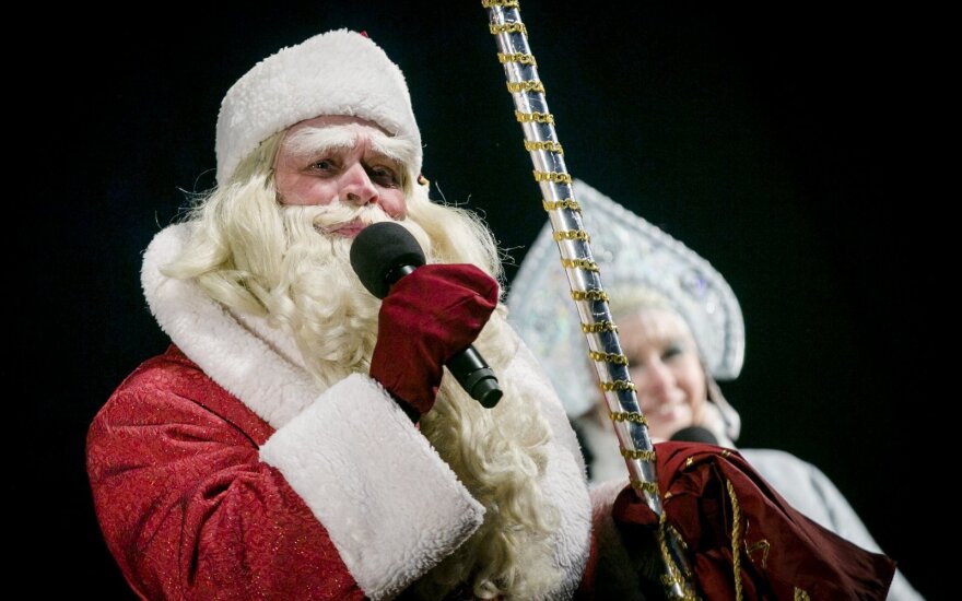 О чем попросили бы Деда Мороза россияне?
