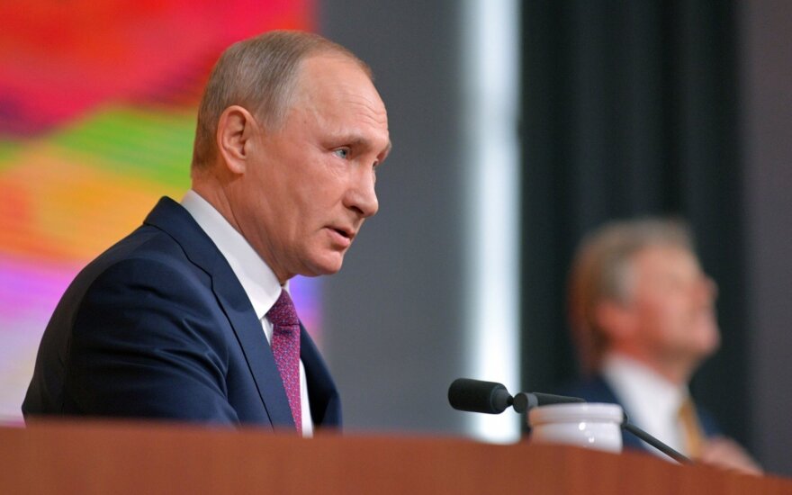Путин пообещал досрочно повысить минималку до прожиточного минимума