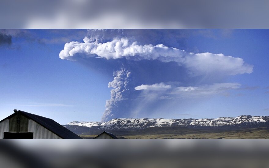 Ugnikalnis Islandijoje sukėlė didžiulį pelenų debesį