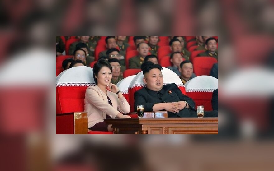 Первая леди КНДР впервые в этом году появилась на публике