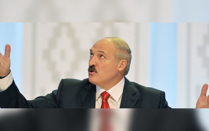 Лукашенко не удалось получить билеты на ЧЕ, ему помогает Романов <strong> <span style="color: #40a0ff;">(шутка)</span></strong>