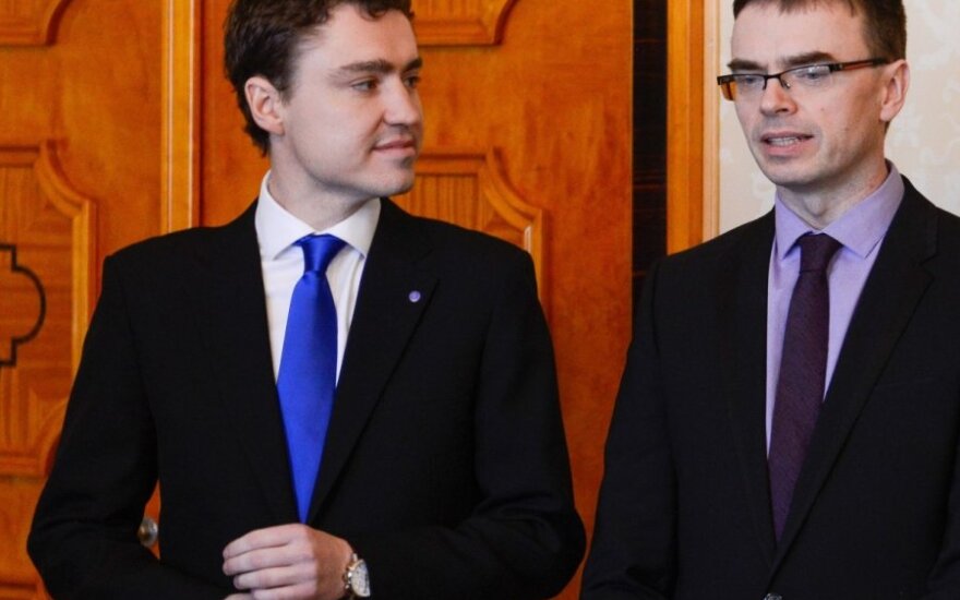 Estonian Prime Minister Taavi Roiv and Minister of Defence Sven Mikser