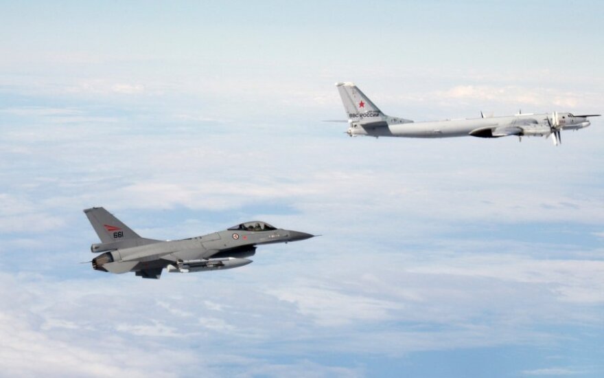 NATO lėktuvai perėmė Rusijos bombonešius