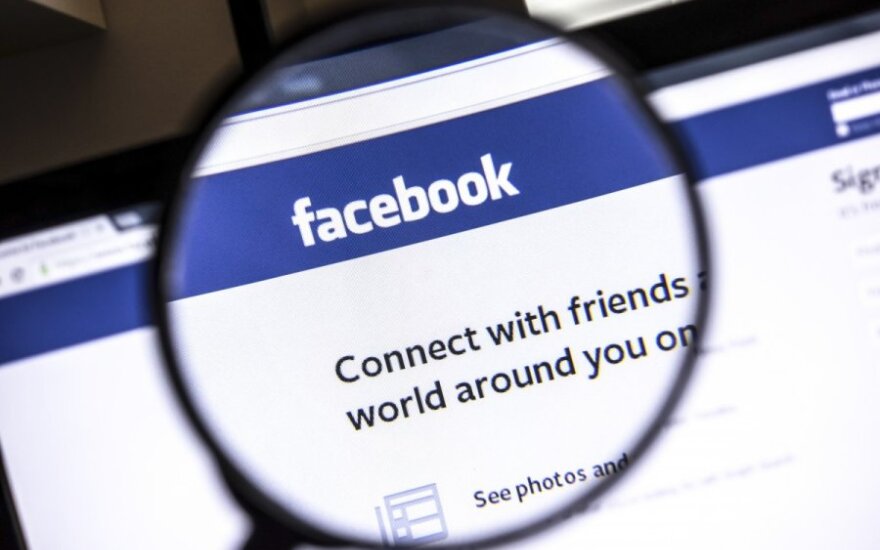 "Facebook"
