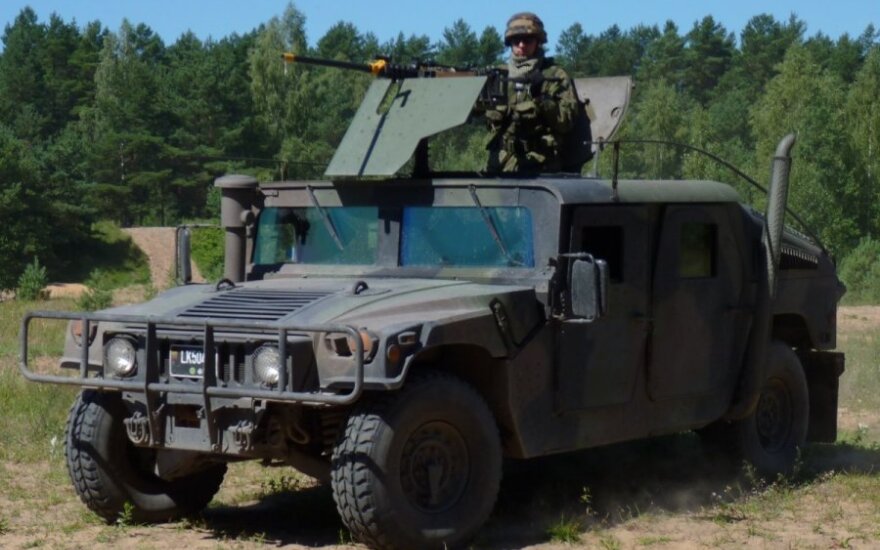 Армии Литвы передано 110 новых грузовиков