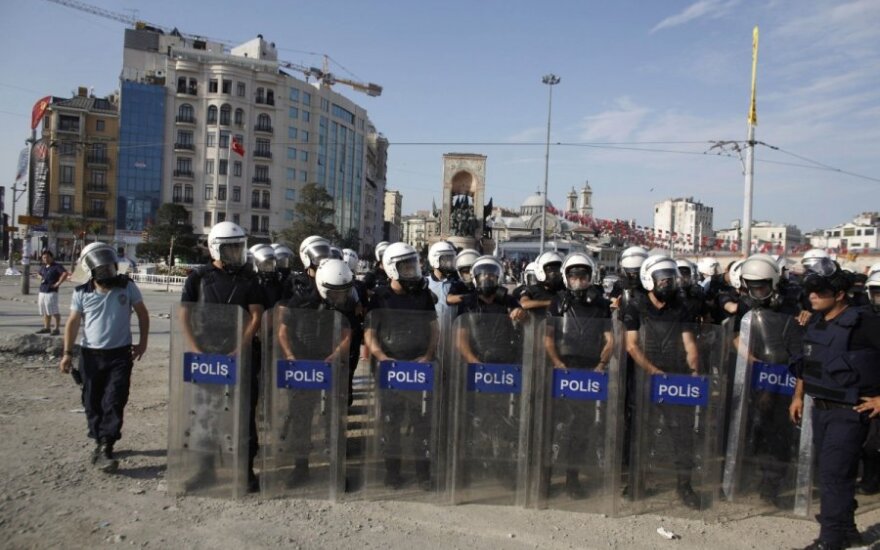 Полиция закрыла доступ на площадь Таксим в Стамбуле