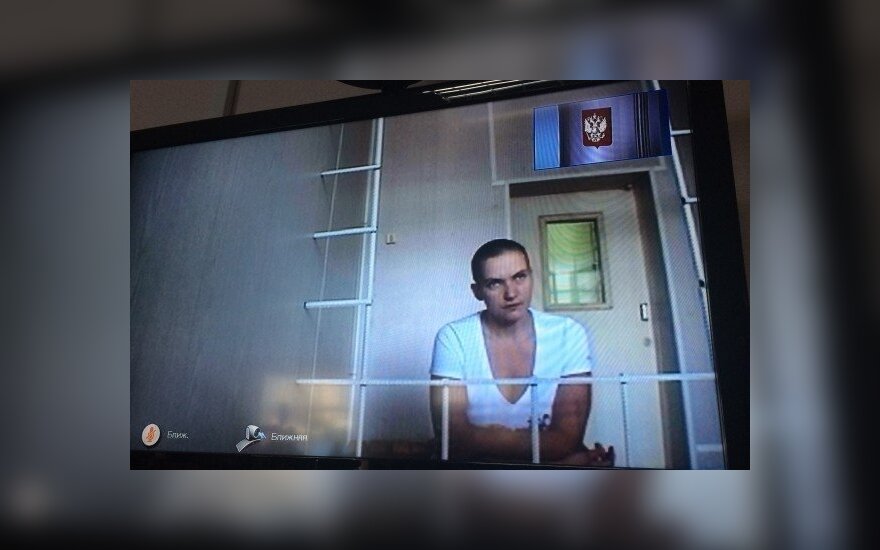 Летчицу Савченко оставили под арестом до конца октября