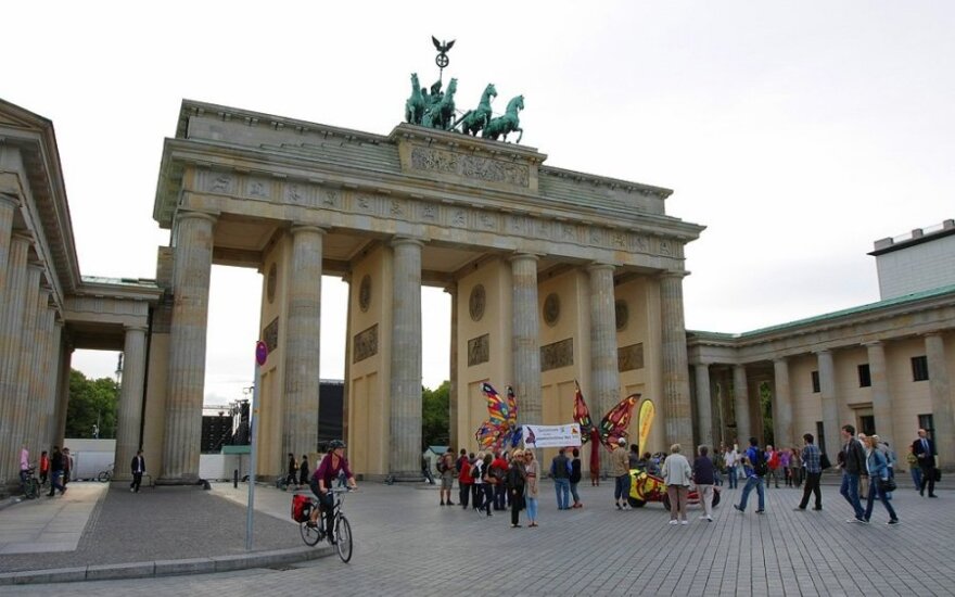 Почти 300 тысяч жителей Германии регулярно ездят на работу за границу