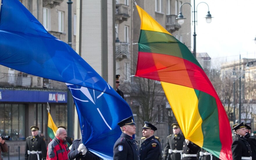 НАТО заверилo главу МИД Литвы относительно размещения сил Альянса