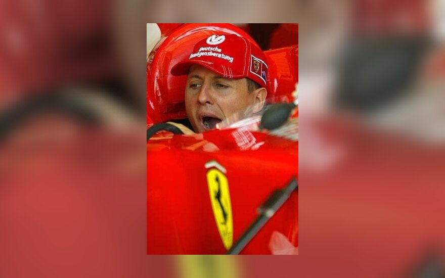 Žiovaujantis Michaelis Šumacheris "Formulės 1" varžybose San Marine/