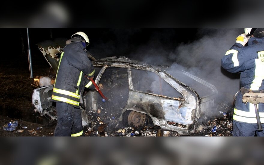 При загадочных обстоятельствах сгорел Audi с контрабандными сигаретами
