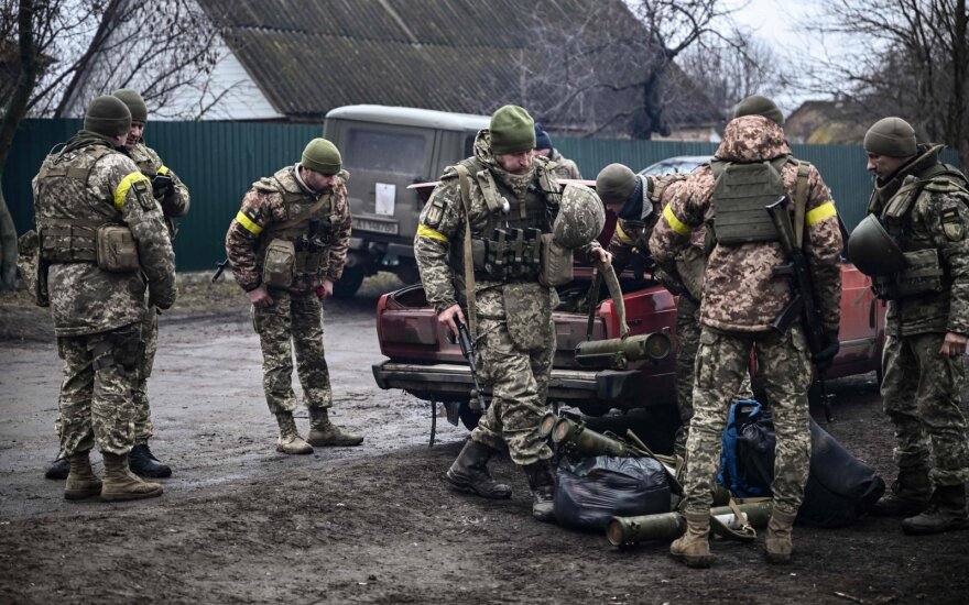 Литовцы шлют украинским военным мотоциклы