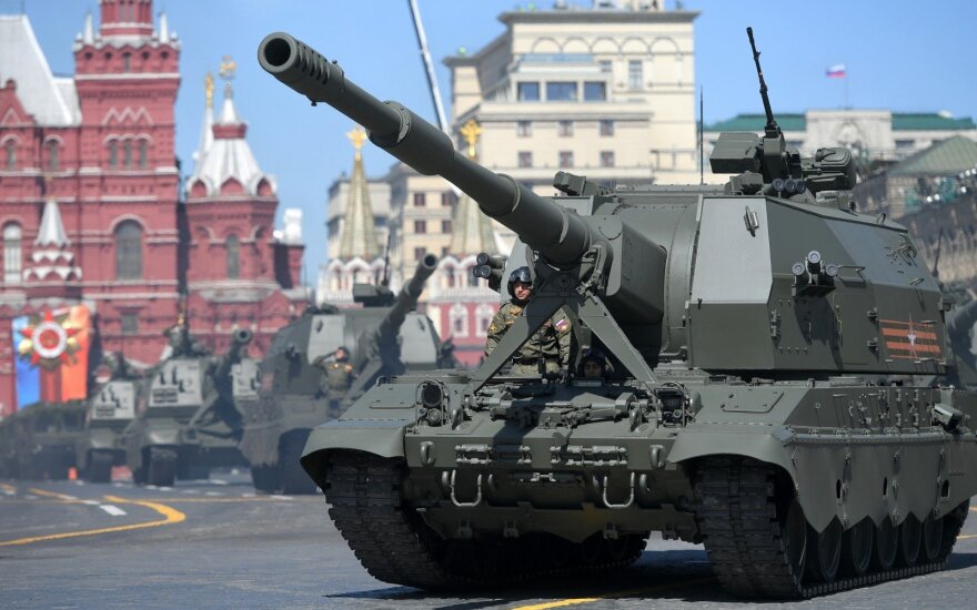 Вступив в гонку вооружений, Россия рискует подорвать экономику и повторить судьбу СССР