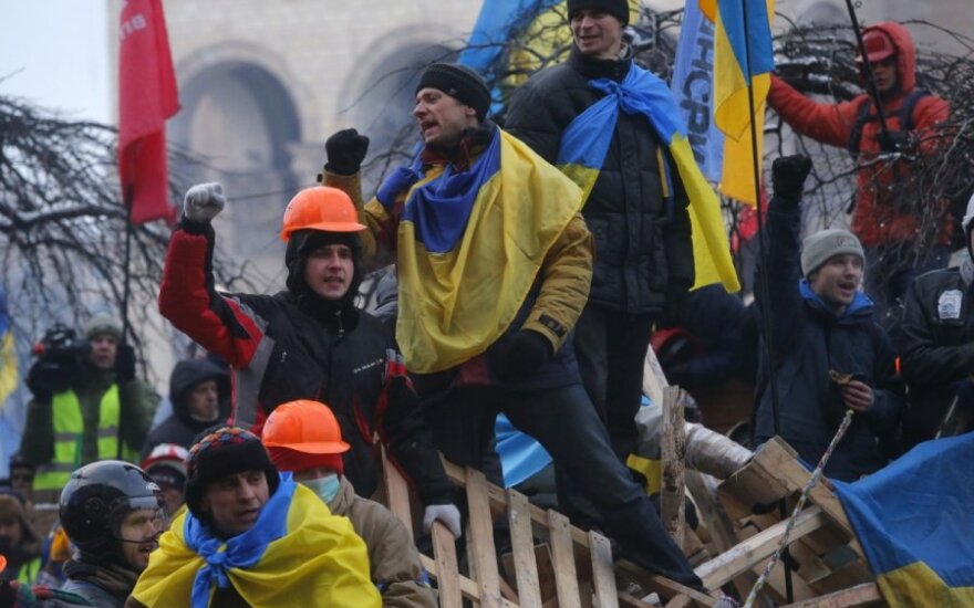 Киев: митингующие восстановили баррикады, штаб сопротивления объявил мобилизацию