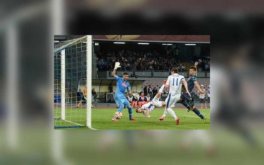 "Днепр" выстоял в Неаполе в первом матче полуфинала Лиги Европы