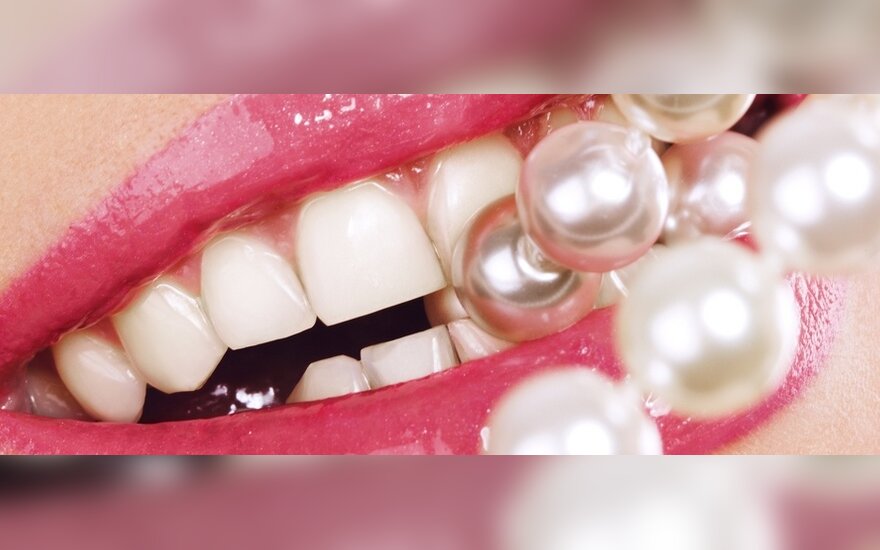 Топ-10 способов отбеливания зубов