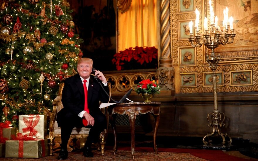 Donaldas Trumpas atsako į kalėdinius vaikų skambučius