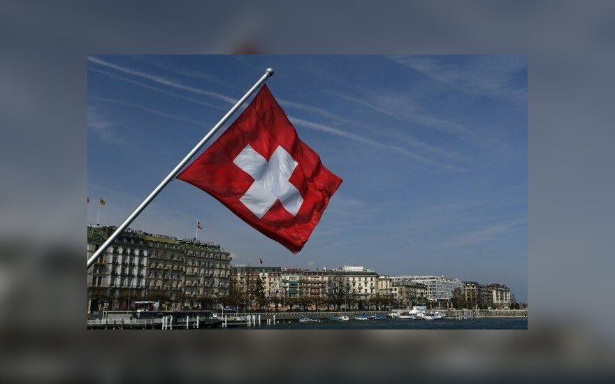 Швейцария проведет референдум о выплате всем по 2500 франков