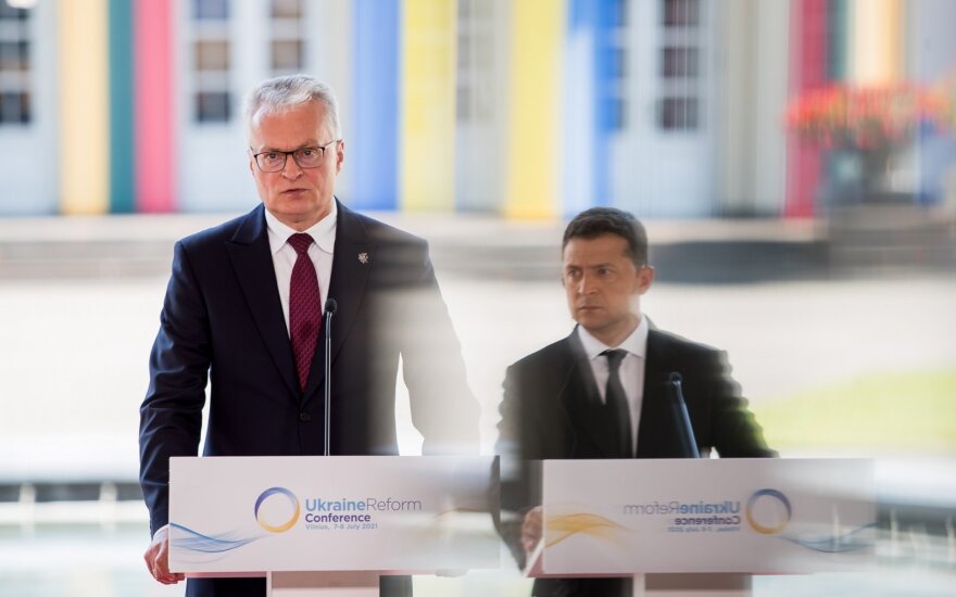 Gitanas Nausėda ir Volodymyro Zelenskio atspindys