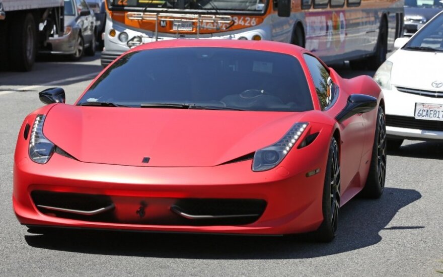 Sprawdź się za kierownicą Ferrari bez wydawania fortuny