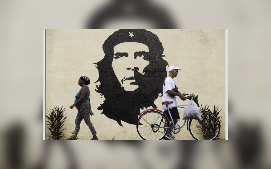 На Кубе запретили одеколоны "Че Гевара" и "Уго Чавес"