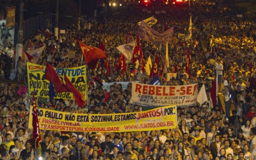 Protestai Brazilijoje dėl kylančių kainųų