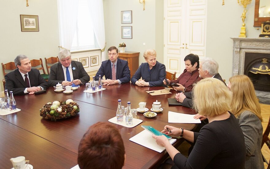 Prezidentė susitiko su ekspertais aptarti Seimo priimtas Mokslo ir studijų įstatymo pataisas