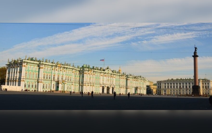 В Петербурге художниц задержали за антивоенный перформанс